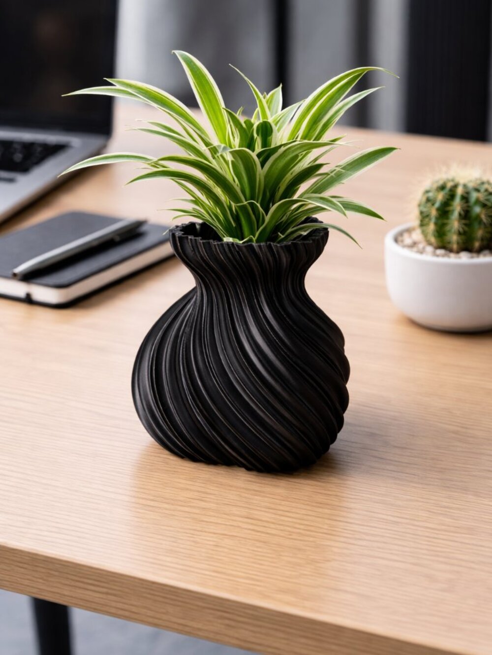 3D Printed Twisted Heart Vase Planter Modern Decorative Vase PLA Romantic Home